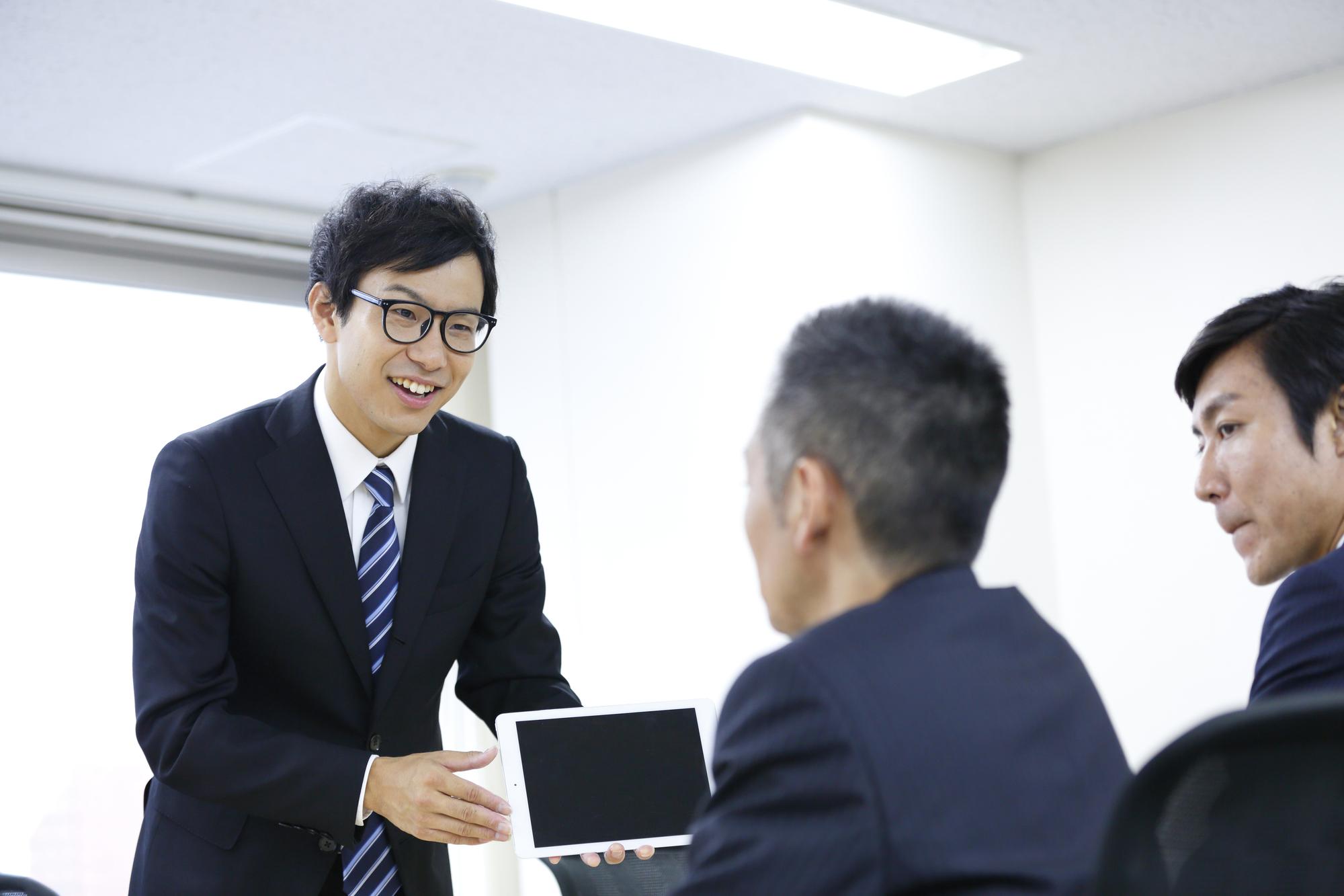 プレゼンが苦手な人必見！人を引き付ける営業プレゼンのコツ