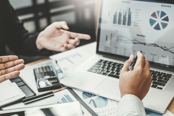 「営業を効率化したい…」という悩みはITツールが解決！