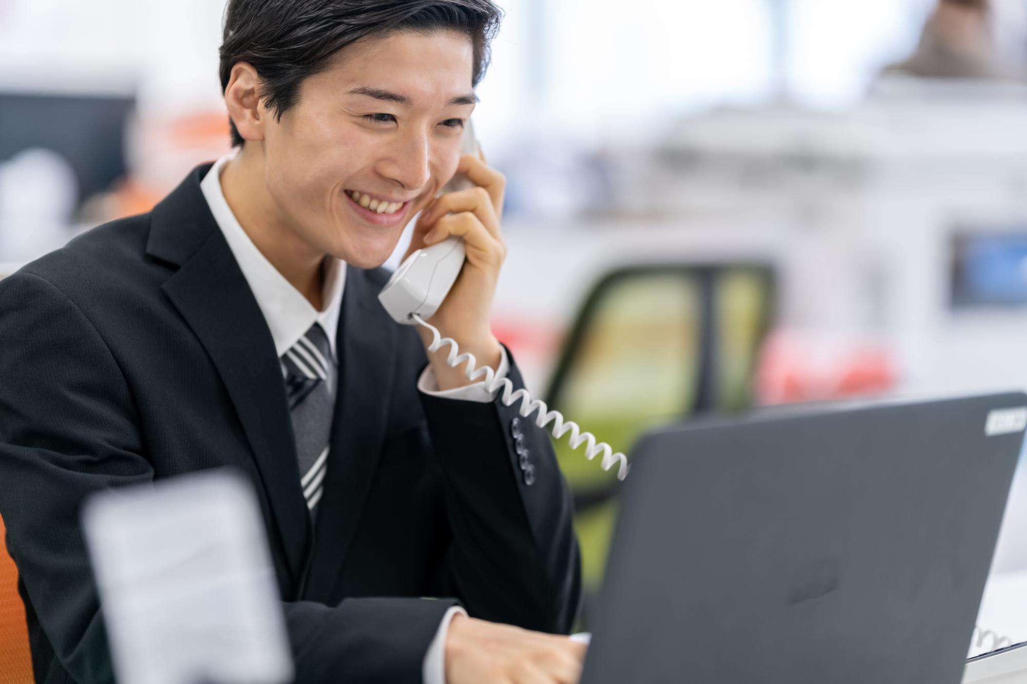 アウトバウンド営業とは？インバウンド営業との違いとコツ