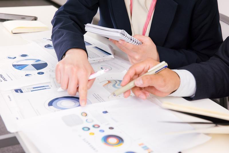 ビッグデータ活用事例12選！データ活用のメリットや導入時の注意点も解説