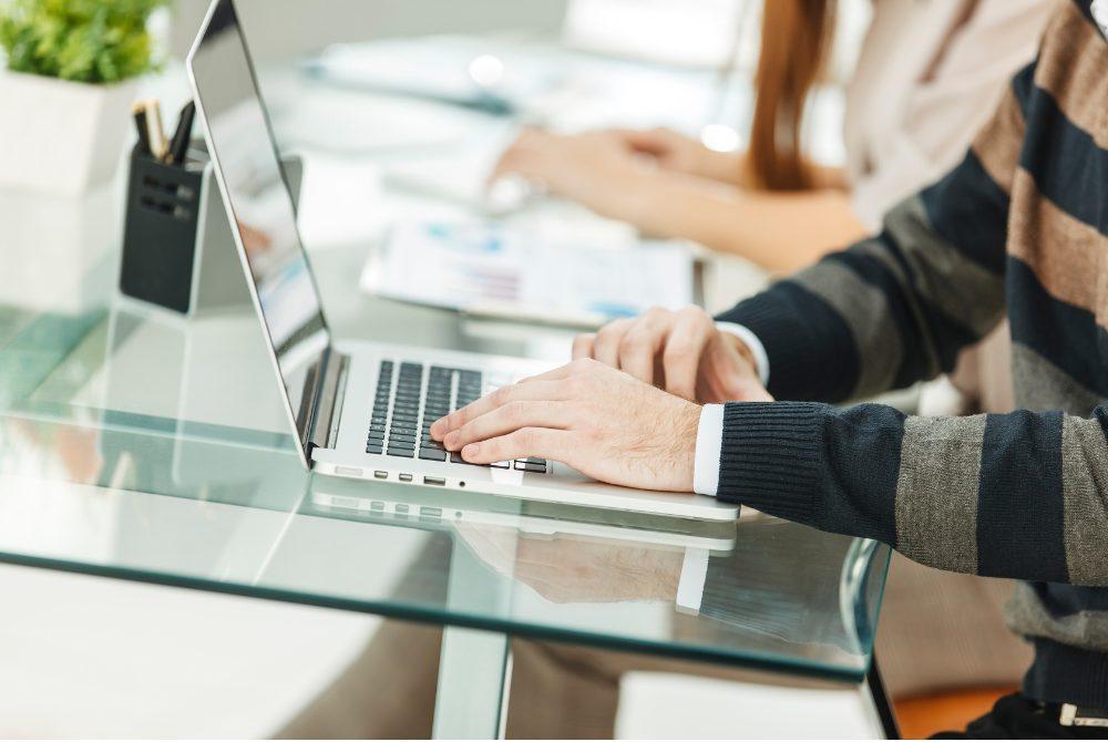 営業支援AIの活用事例11選！成功のポイントや導入メリットまで解説