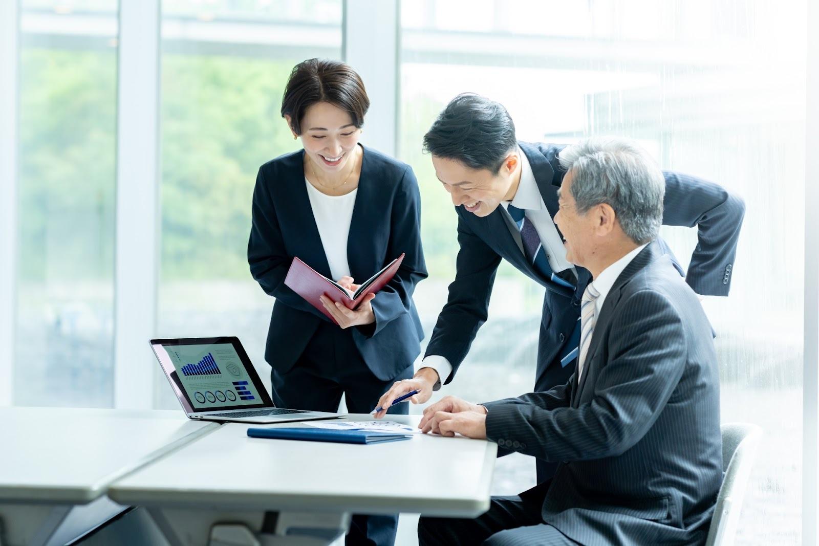 Snowflakeとは？向いている企業の特徴や活用ケースを紹介