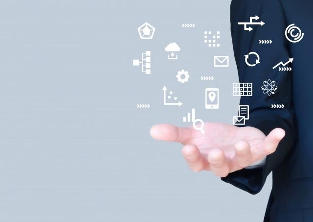 データ活用の内製化とは？メリット・デメリット、段階的な導入方法や成功事例