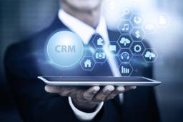 CRMとは?機能・メリットや活用ポイントから成功事例までを解説